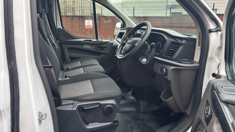 Ford Transit Custom 300 L1 Diesel Fwd 2.0 EcoBlue 105ps Low Roof D/Cab Leader Van